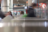 El Gobierno prorroga el descuento del 30% en el transporte solo para las comunidades que lo amplíen al 50%