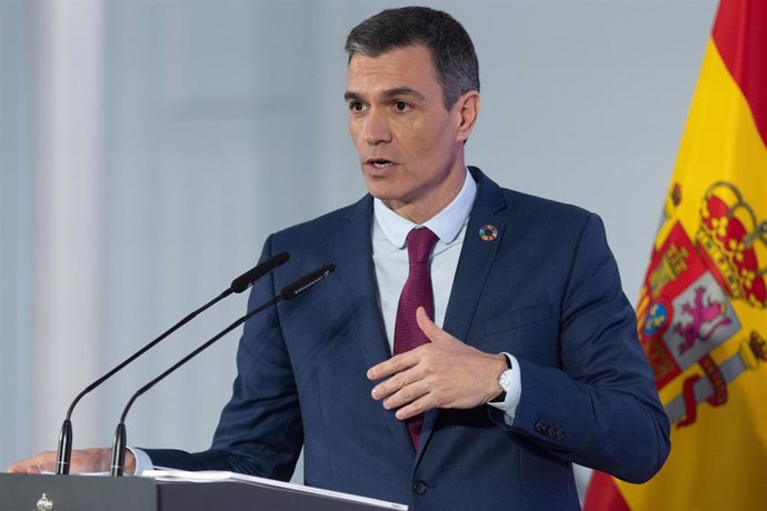 El presidente del Gobierno, Pedro Sánchez, comparece en rueda de prensa tras el último Consejo de Ministros, en el Complejo de la Moncloa, a 27 de diciembre de 2022, en Madrid (España). 