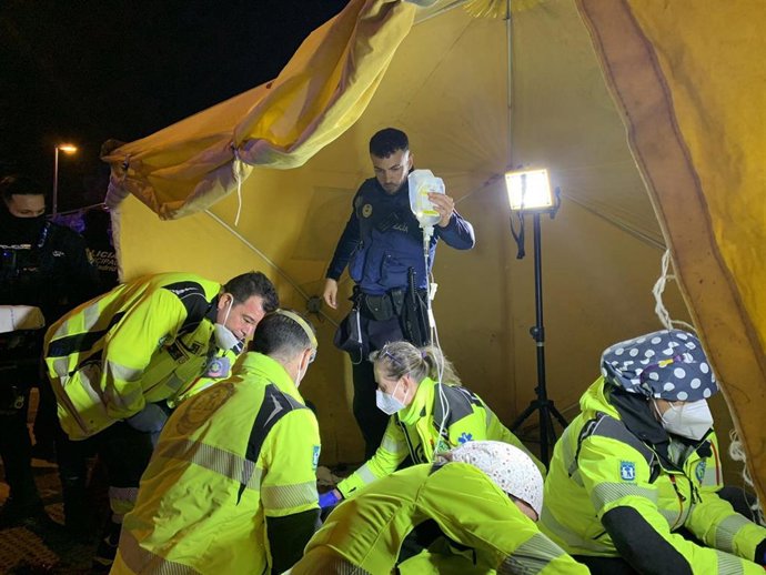 Detenido un joven de 23 años por apuñalar gravemente a otro por la espalda el domingo en Entrevías