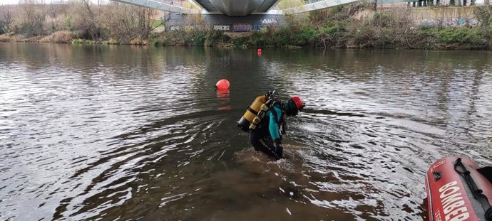 Búsqueda de la mujer desaparecida en el Ebro en Logroño