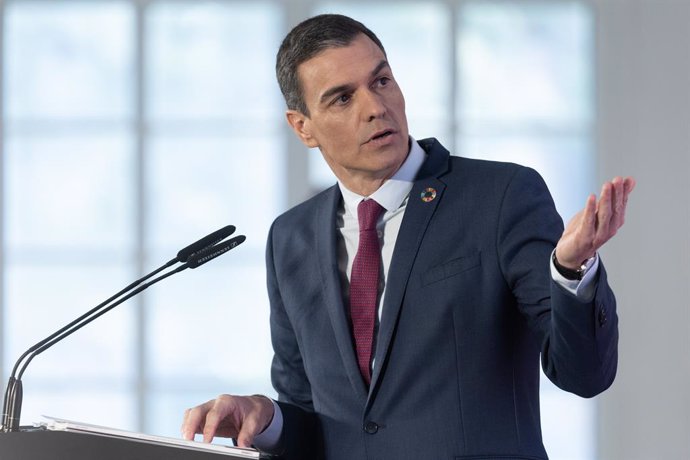 El president del Govern, Pedro Sánchez, compareix en roda de premsa després de l'últim Consell de Ministres, en el Complex de la Moncloa, a 27 de desembre de 2022, a Madrid (Espanya). 