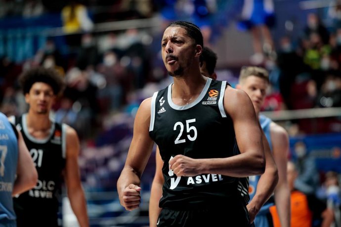 Archivo - El jugador de baloncesto William Howard 