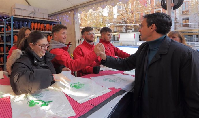 Actividades navideñas para niños de colectivos sociales