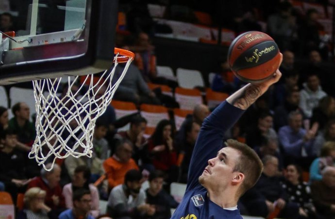 Archivo - El jugador del Casademont Zaragoza Dino Radoncic