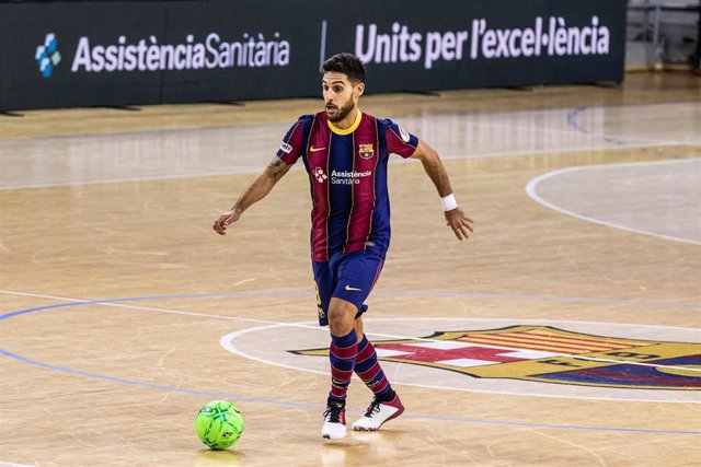 Archivo - El jugador del FC Barcelona Adolfo Fernandez 