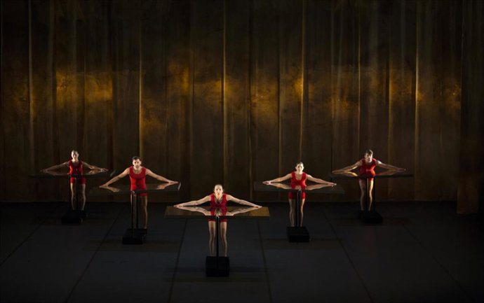 Archivo - Espectáculo de danza contemporánea 'Vuelos'.