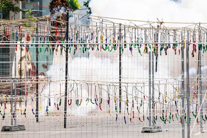 Archivo - Vista de la masclet antes de prenderse en las Hogueras de San Juan, a 24 de junio de 2022, en Alicante, Comunidad Valenciana (España). 