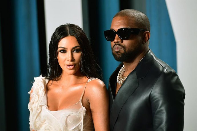 Archivo -  Kanye West y Kim Kardashian en la Vanity Fair Oscar Party 