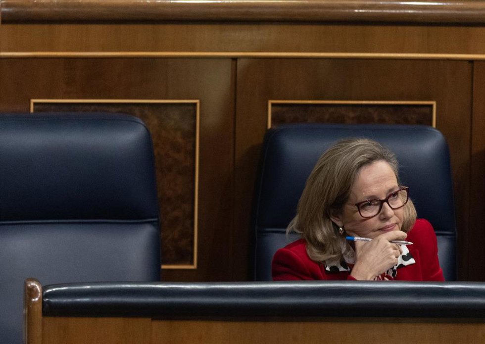La vicepresidenta primera y ministra de Asuntos Económicos y Transformación Digital, Nadia Calviño, durante una sesión plenaria, en el Congreso de los Diputados, a 21 de diciembre de 2022, en Madrid (España).