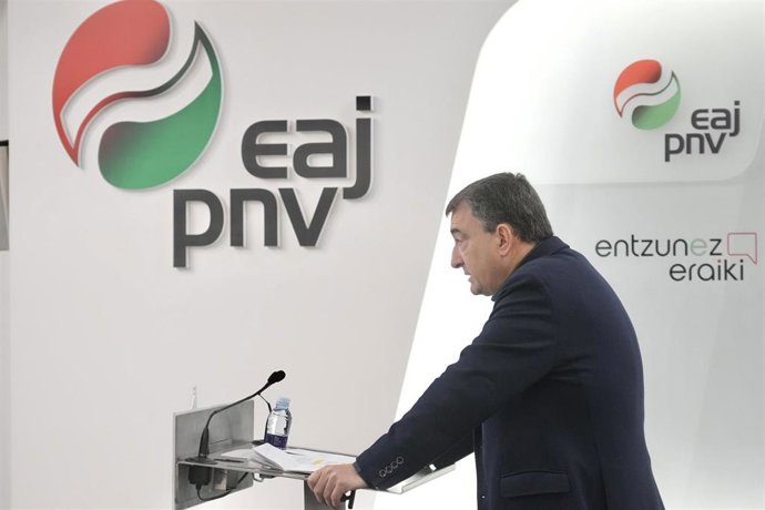 El portavoz del Grupo Vasco en el Congreso de los Diputados, Aitor Esteban,en una comparecencia pública