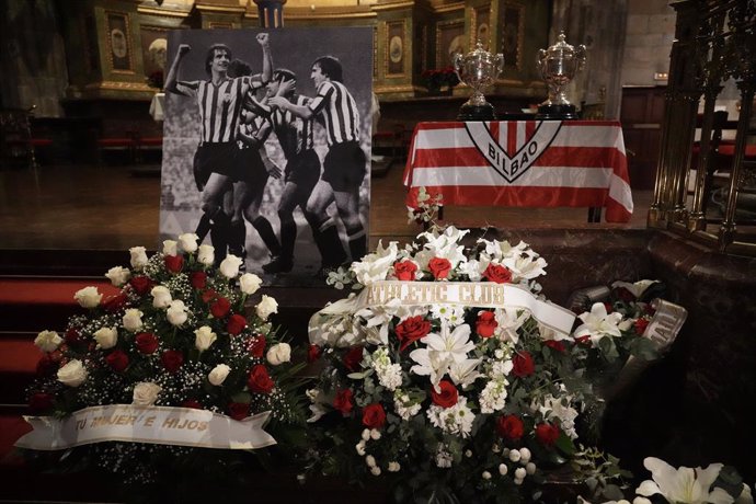 El Athletic de Bilbao despide, en una abarrotada Basílica de Begoña, a su histórico jugador Txetxu Rojo