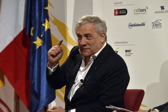Archivo - El presidente de la Comisión de asuntos constitucionales del Parlamento Antonio Tajani, participa en un debate de la sesión del XVIII Foro de Diálogo España-Italia, en el Foment del Treball Nacional de Barcelona, a 19 de junio de 2021, en Barc