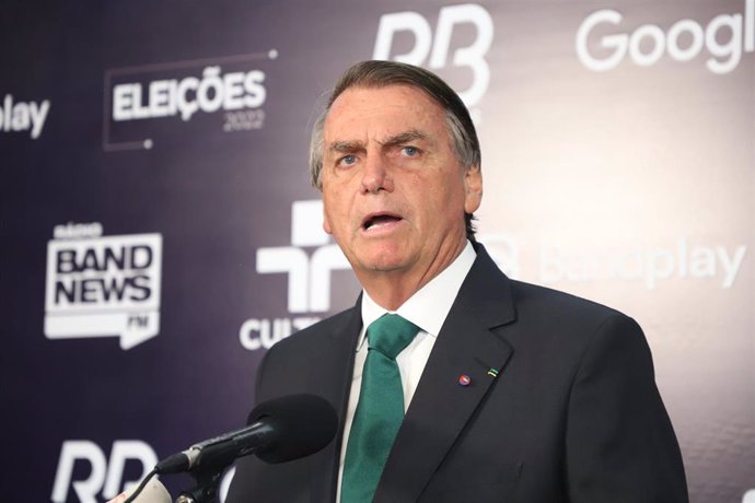 Archivo - El presidente en funciones de Brasil Jair Bolsonaro.