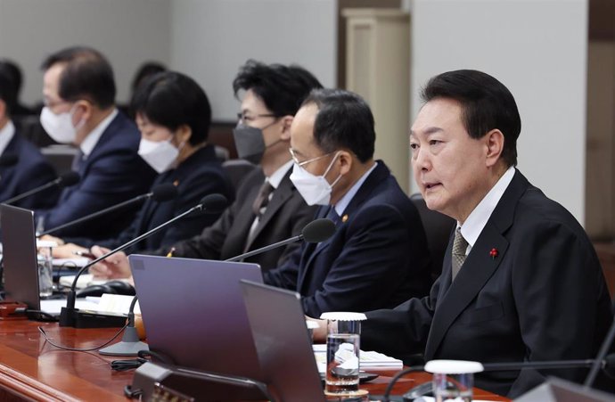 El presidente de Corea del Sur, Yoon Suk Yeol durante una reunión de su gabinete