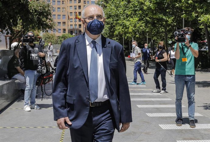Archivo - El exconseller y exdiputado 'popular' en Les Corts, Rafael Blasco, sale de la Audiencia Provincial en la Ciudad de la Justicia de Valncia (archivo)