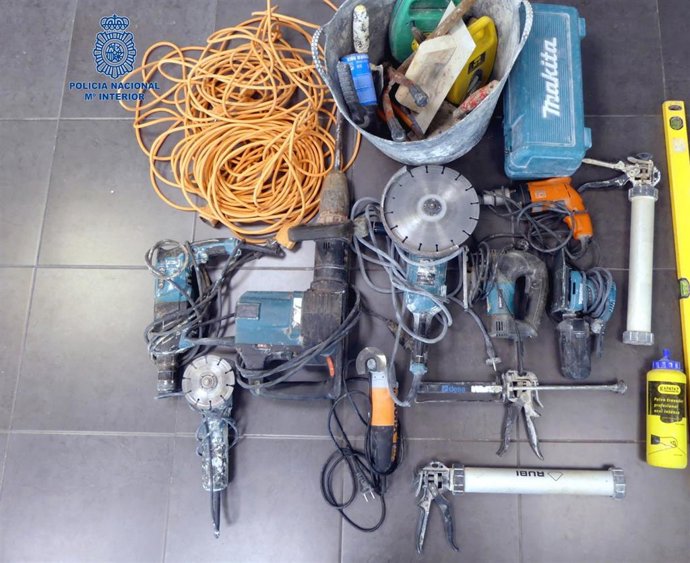 Maquinaria robada en almacén de Menorca