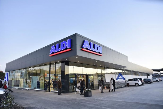 Archivo - Imatge d'un supermercat Aldi