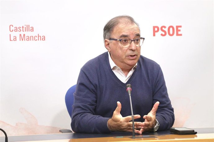 El presidente del grupo parlamentario socialista en las Cortes regionales, Fernando Mora.