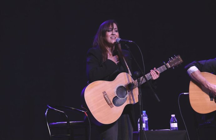 Nena Daconte, en concierto en el Auditorio Rafael de León de Tomares, en Sevilla.