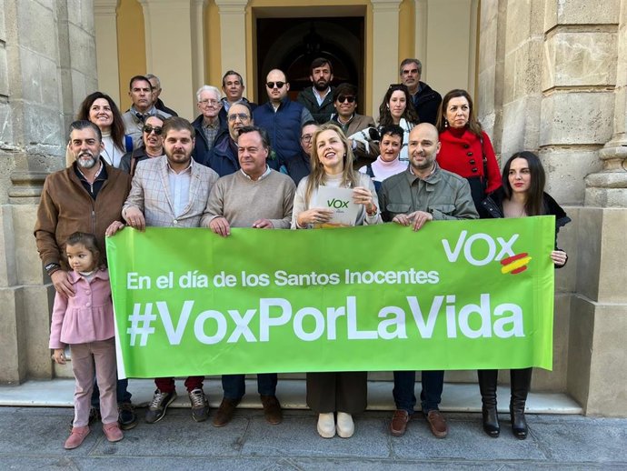 Minuto de silencio de Vox con motivo de la festividad de los Santos Inocentes.
