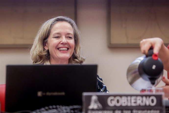 La vicepresidenta primera del Gobierno y ministra de Asuntos Económicos y Transformación Digital, Nadia Calviño, en la Comisión Mixta para la Unión Europea, en el Congreso de los Diputados, a 22 de diciembre de 2022, en Madrid (España). Durante su compa