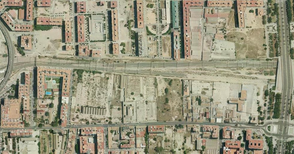 Archivo - Imagen de los terrenos del canal de acceso ferroviario de Valncia