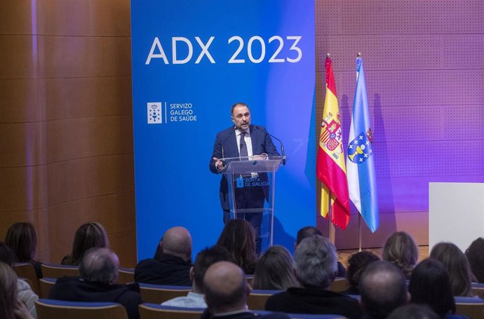 El conselleiro de Sanidade, Julio García Comesaña, en el acto de firma de los Acordos de Xestión 2023 do Sergas con las seite áreas sanitarias gallegas.