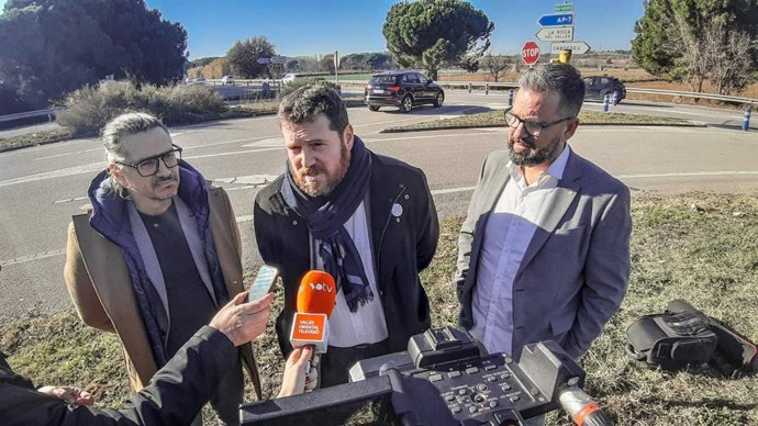 Albert Gil, Marc Sanglas i David Prat en la visita a la carretera BV-5105