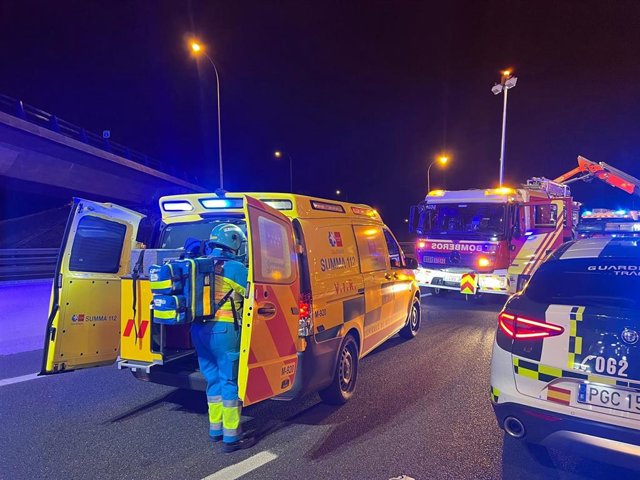 Un accidente múltiple con seis turismos implicados obliga a cortar la M-40 y deja cinco heridos