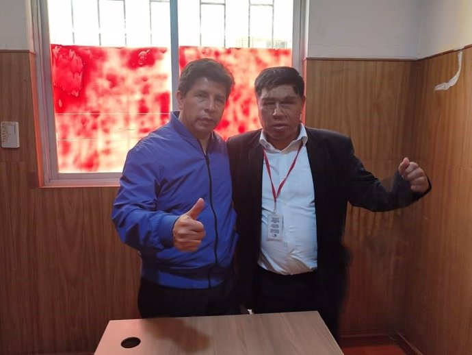 El expresidente de Perú Pedro Castillo con el congresista de Perú Libre Pasión Dávila