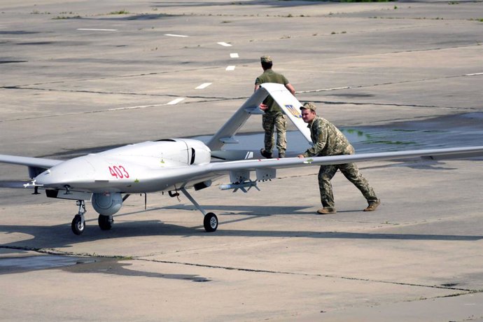 Archivo - Un dron militar ucraniano TB2 en Milkolaiv