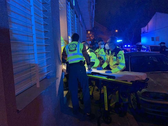 Un hombre mata a puñaladas a la hija de su expareja y se autolesiona en un