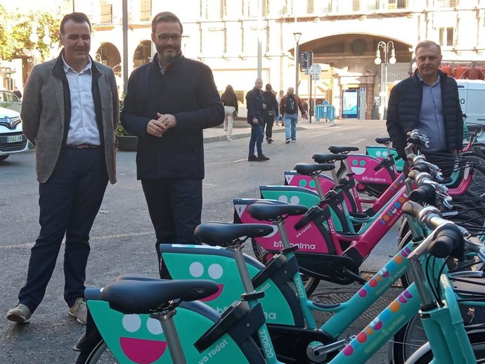 El regidor de Movilidad, Francesc Dalmau, y el alcalde de Palma, José Hila.