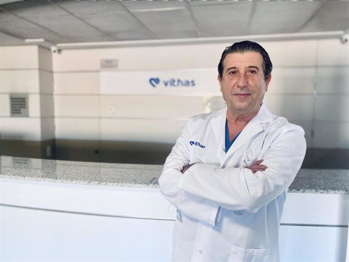 El doctor Fernando Baixauili, de Vithas 9 de Octubre