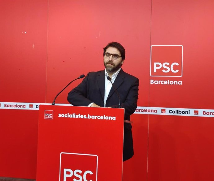 El primer secretario de la federación del PSC Barcelona y diputado en el Parlament, Ferran Pedret, en rueda de prensa