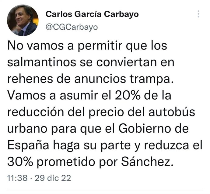 Captura del mensaje en Twitter sobre la bonificación en el bus urbano del alcalde de Salamanca, Carlos García Carbayo.