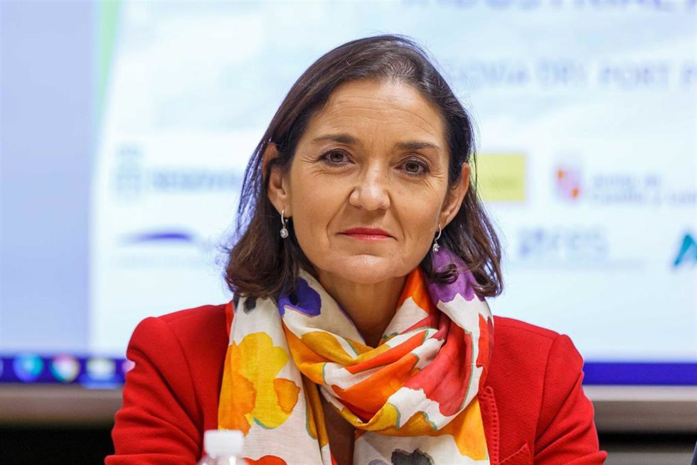 Archivo - La ministra de Industria, Comercio y Turismo, Reyes Maroto