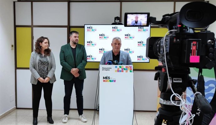 Alzamora, Apesteguia y Carrió, de MÉS per Mallorca, durante la rueda de prensa.