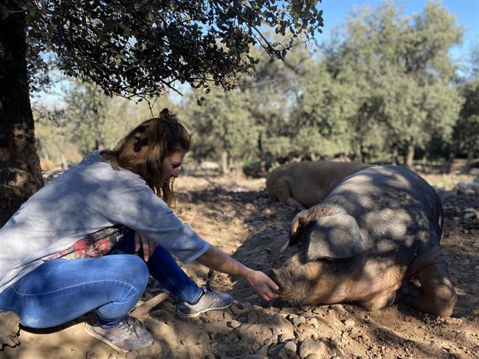 Archivo - Delia Gil en 'El Encinar' de Ocon, finca ecologica