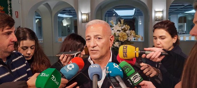 El delegado del Gobierno en Extremadura, Francisco Mendoza, en declaraciones a los medios de comunicación