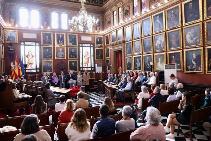 Acto de homenaje a los 22 trabajadores jubilados en el Ayuntamiento de Palma.
