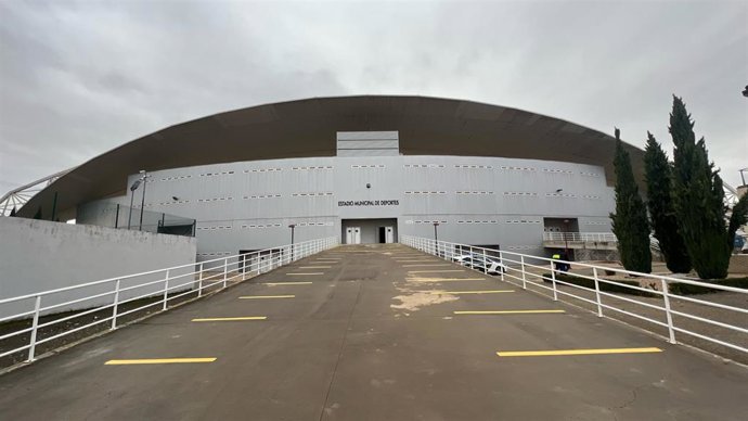 El campo de fútbol de Haro cambia el nombre de 'El Mazo' por el de Luis de la Fuente