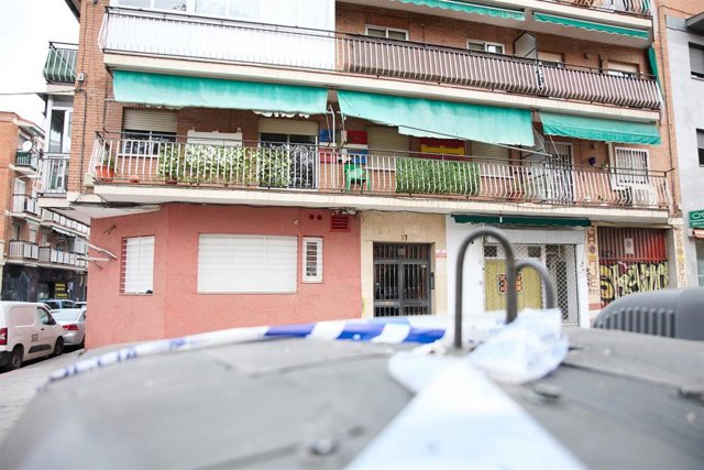 Hallan muerta a una joven de 20 años en un domicilio de Puente de Vallecas con heridas de arma blanca