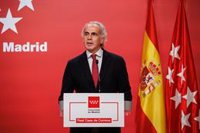 Escudero solicita por carta a Darias que intensifique control en Barajas por la situación del Covid en China