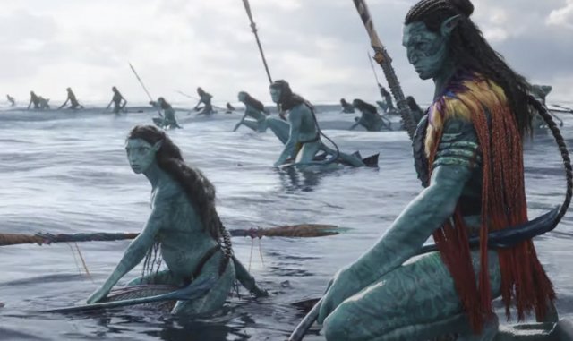 James Cameron "lo ha vuelto a hacer" con Avatar 2: El sentido del agua, una "obra maestra visual" mejor que la original