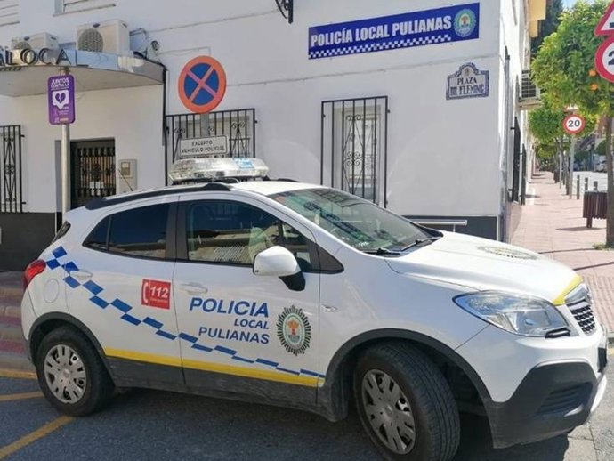 Coche patrulla de la Policía Local de Pulianas