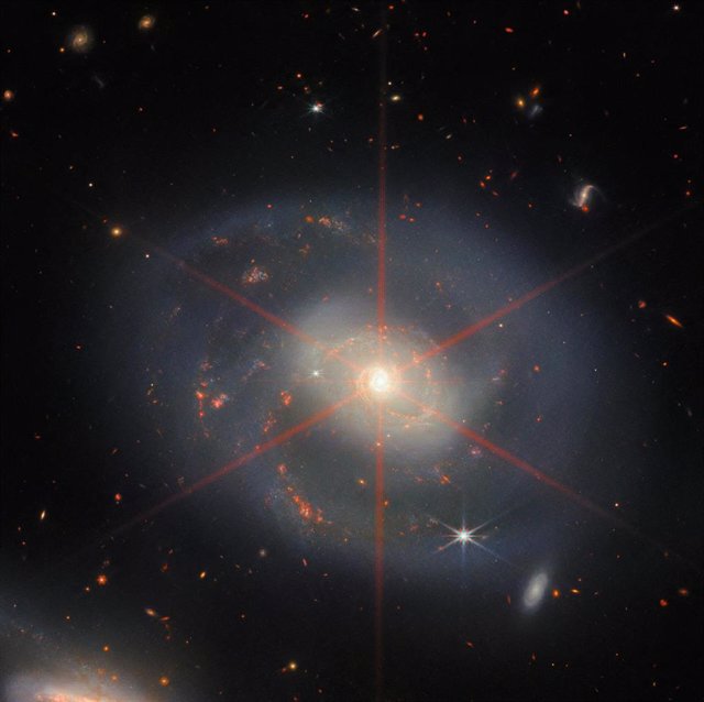 La galaxia espiral 'NGC 7469', imagen de diciembre del telescopio James Webb