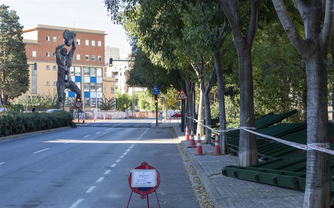 El Ayuntamiento retira todo el vallado del parque Rafalafena