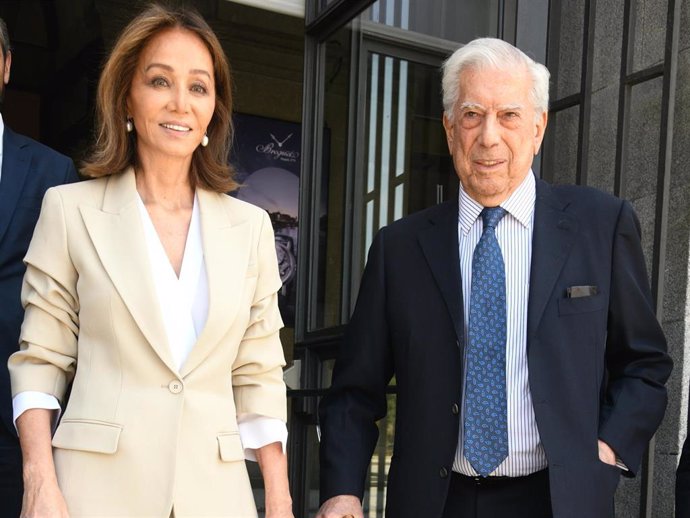 Archivo - Isabel Preysler y Mario Vargas Llosa