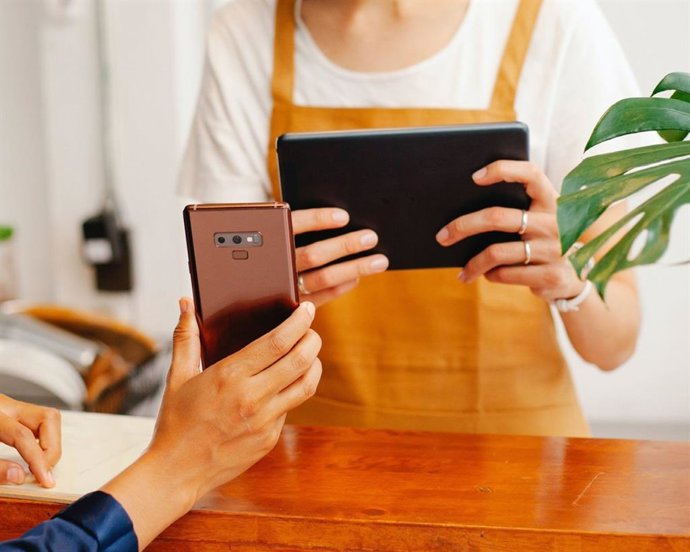 Nota De Prensa Y Foto Sobre Convocatoria De Ayudas Al Comercio